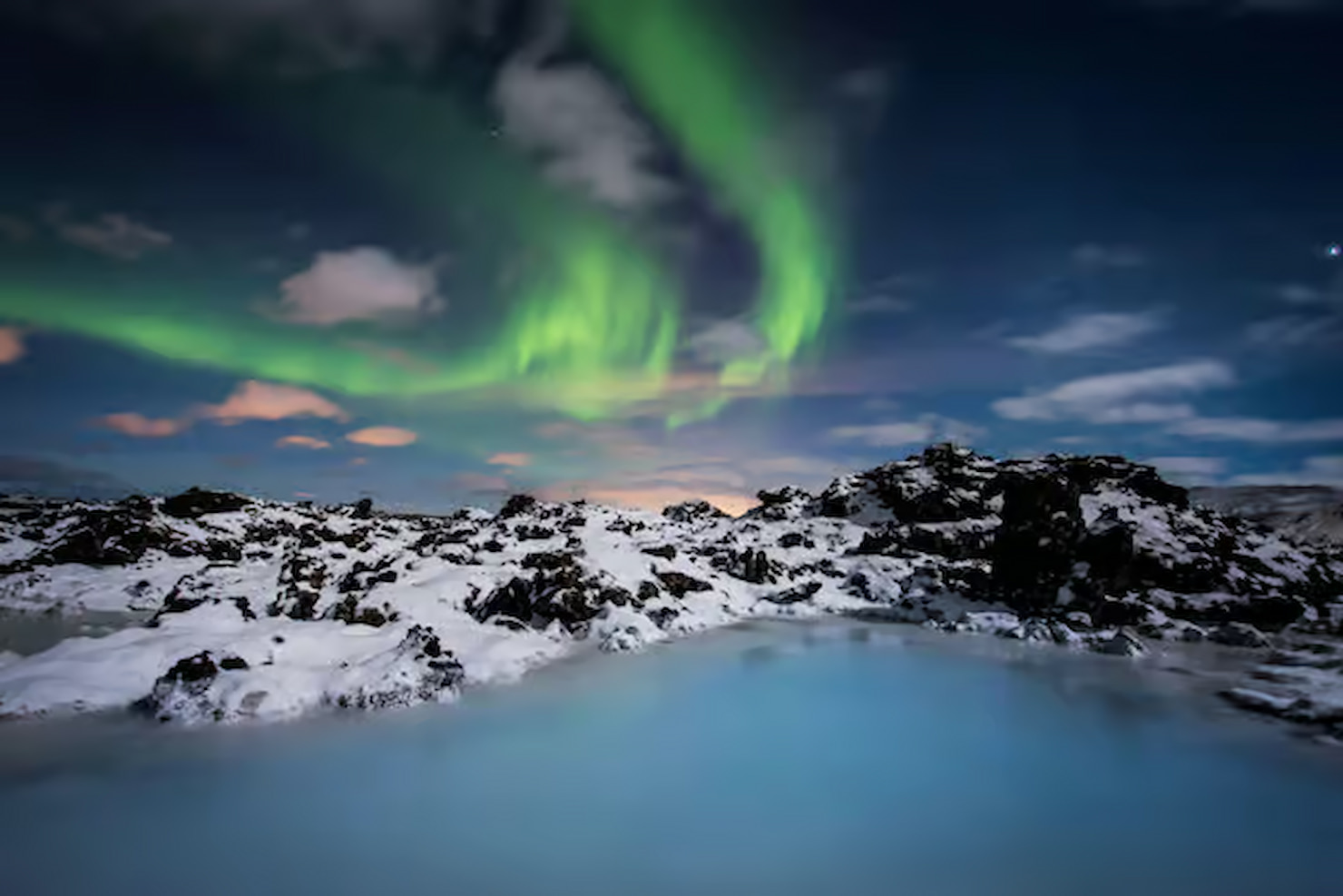 laguna azul aurora boreal